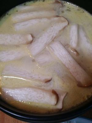 菌菇黄鱼豆腐煲的做法 步骤10