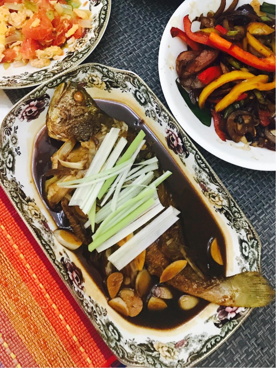 红烧黄鱼—鱼皮不破的小窍门