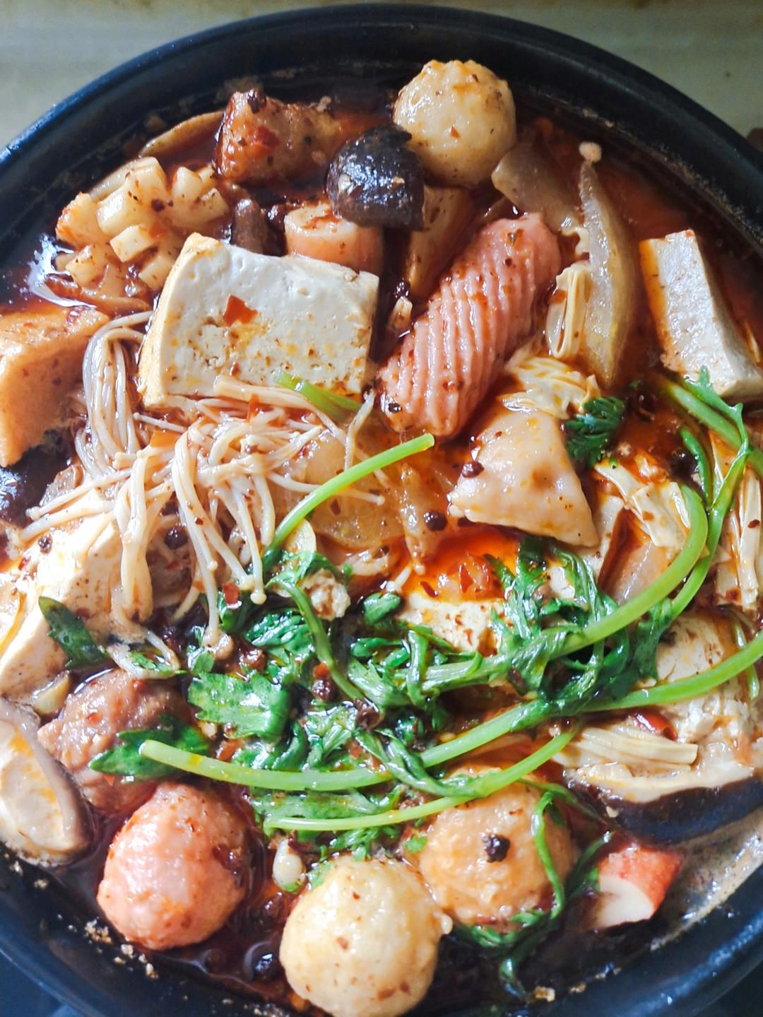 香浓麻辣的砂锅麻辣烫（冒菜）