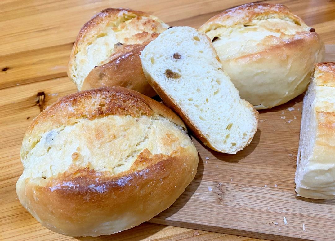 葡萄软欧（仿原麦山丘）Milk flavored bread filled with raisins and butter