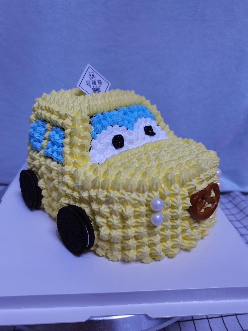 亲亲汉堡包做的萌萌小汽车蛋糕