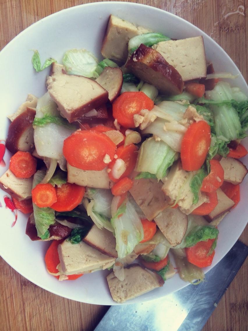 快手家常菜之白菜炒素鸡的做法