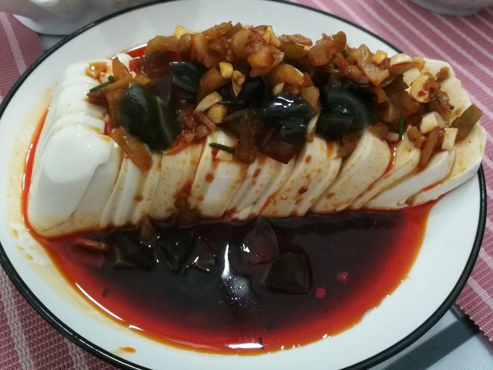 皮蛋拌豆腐