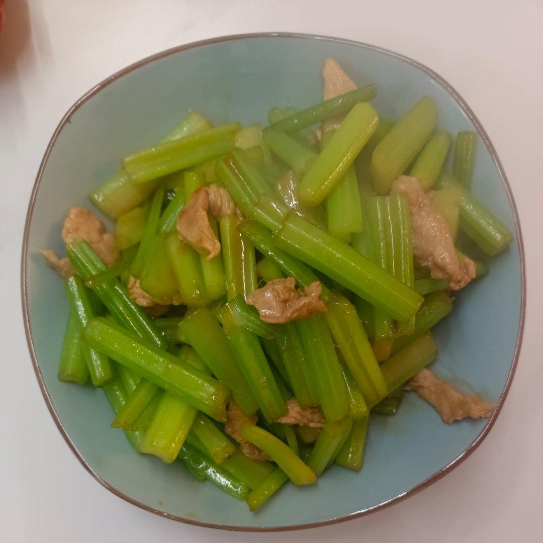 芹菜炒肉