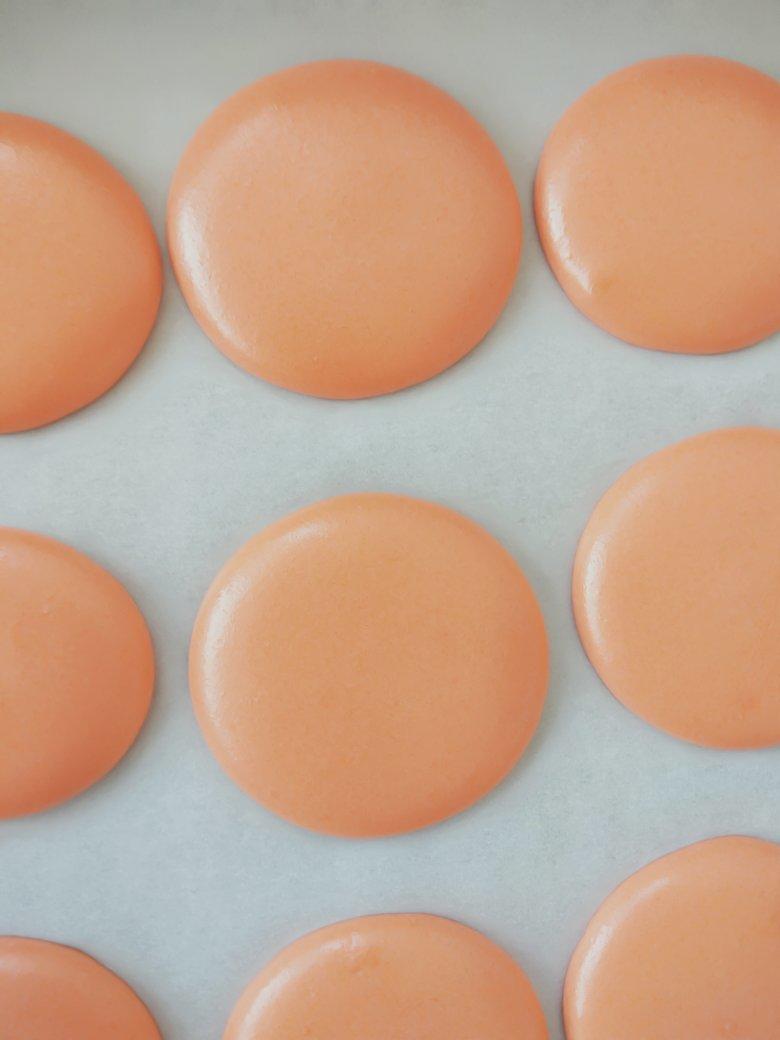 加了可可液块的马卡龙