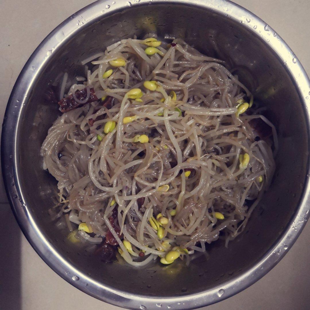 2元红薯粉5毛豆芽、孩子最近不爱吃饭，换一个花样抢着吃两碗