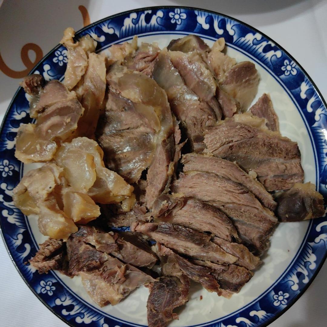 盐水牛腱