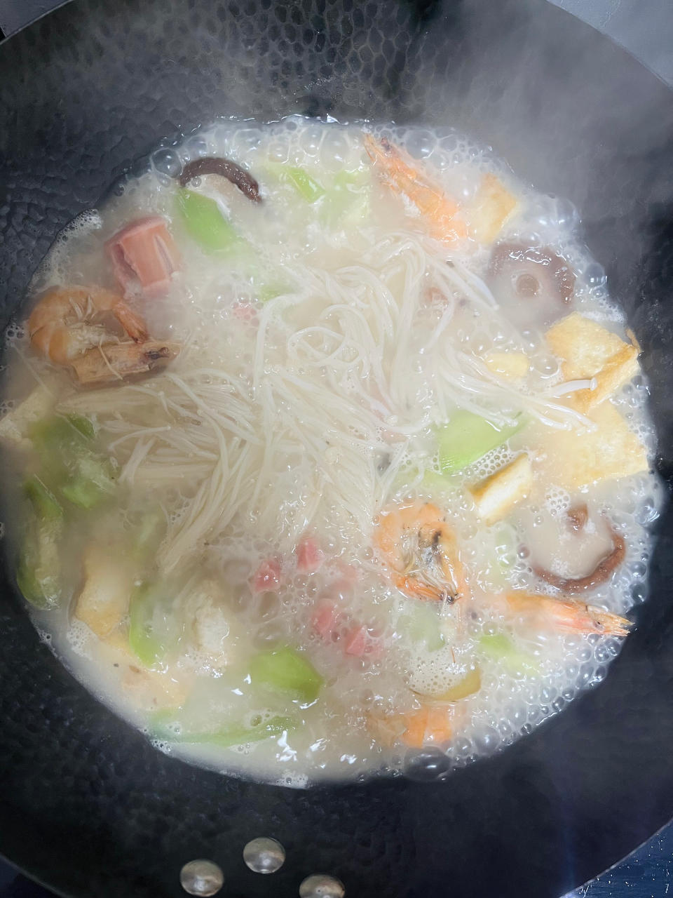 海鲜豆腐汤