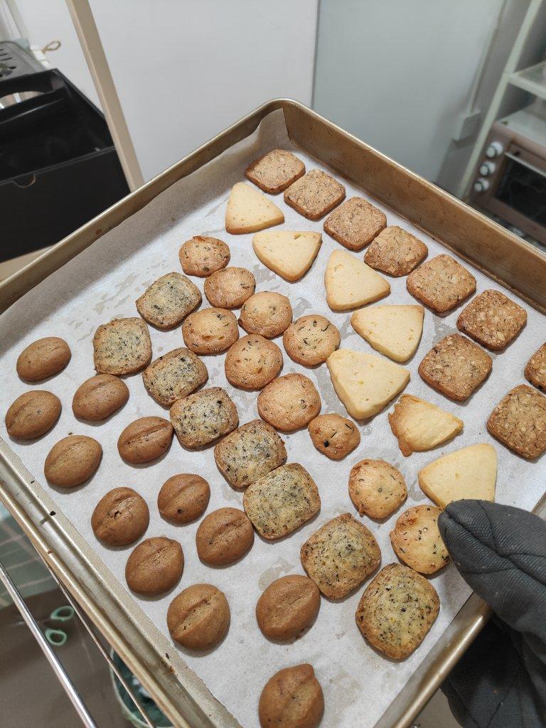 最简单的入门级甜品—黄油饼干