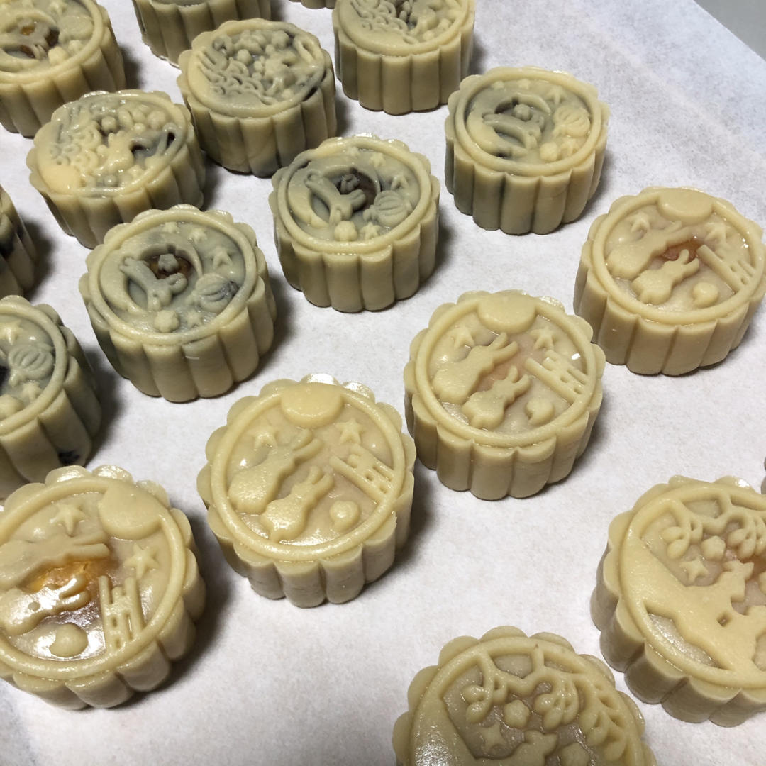 广式月饼—蛋黄莲蓉月饼