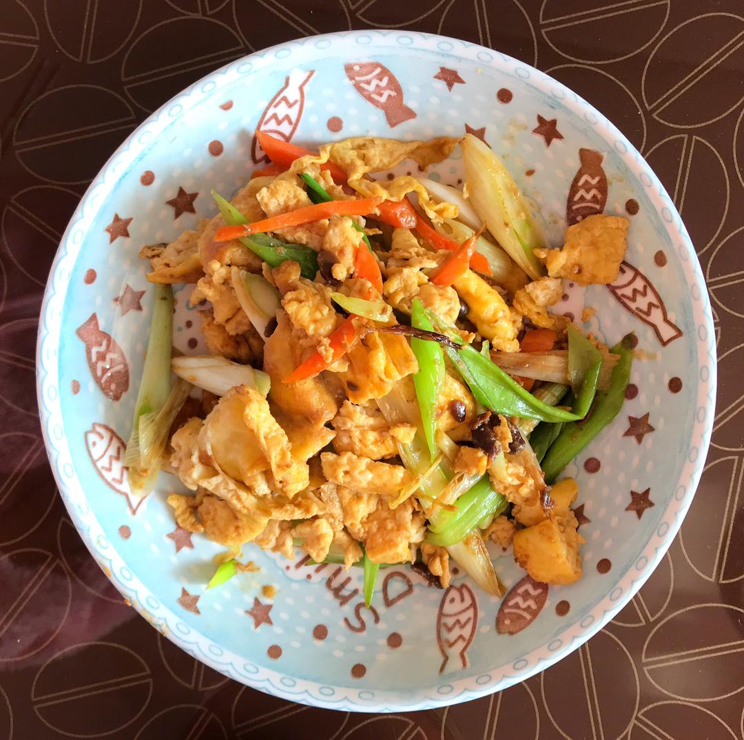 大酱炒鸡蛋的做法