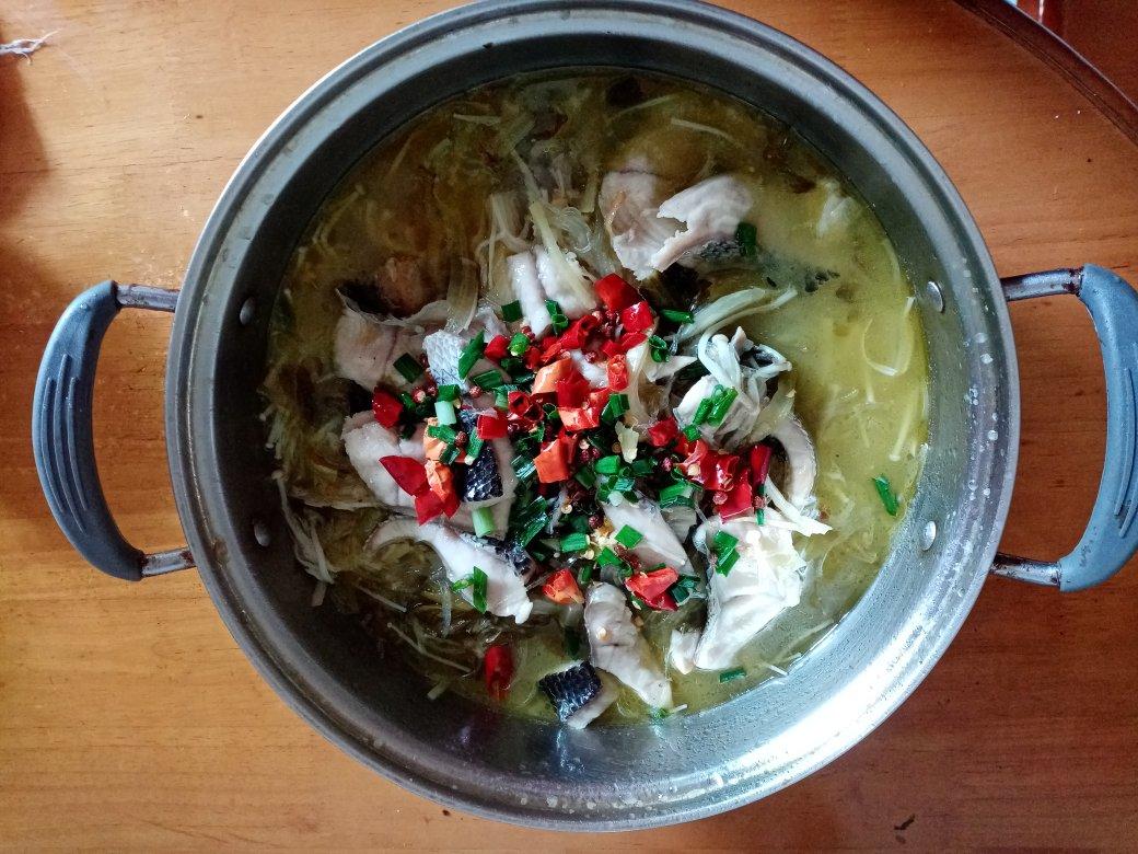 酸菜鱼 Boiled Fish with Sichuan Pickles