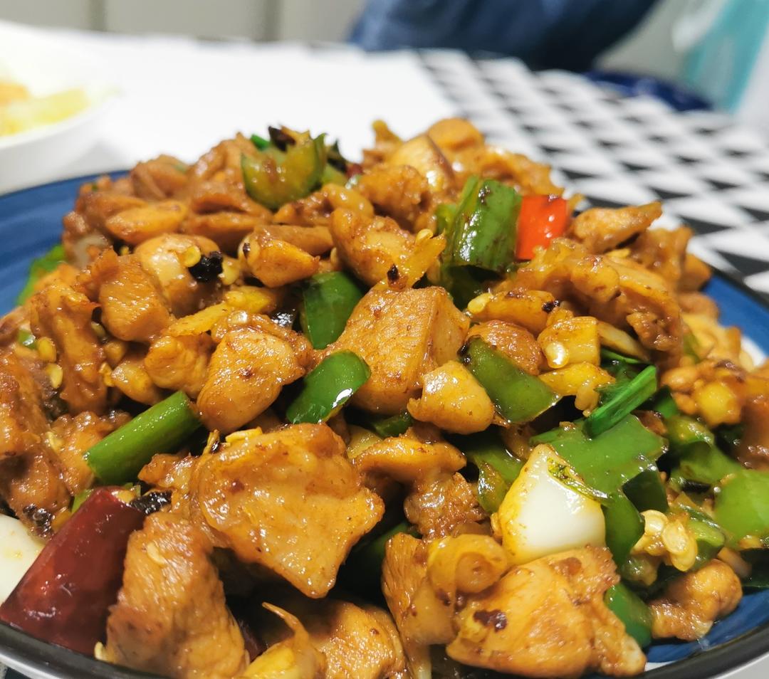 香辣鸡丁的做法