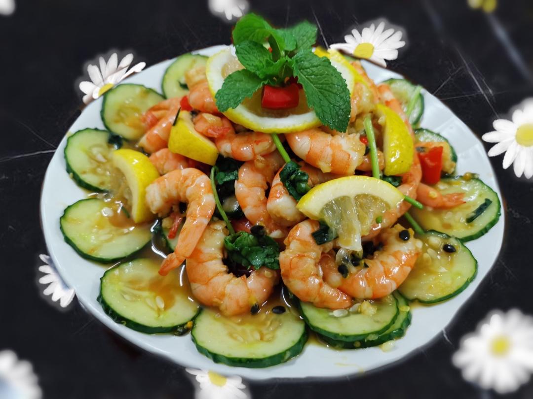 酸酸辣辣的黄瓜柠檬虾～虾这样做实在太好吃啦❗️