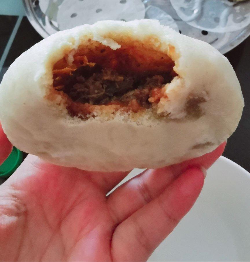 鲜美多汁的洋葱牛肉包子