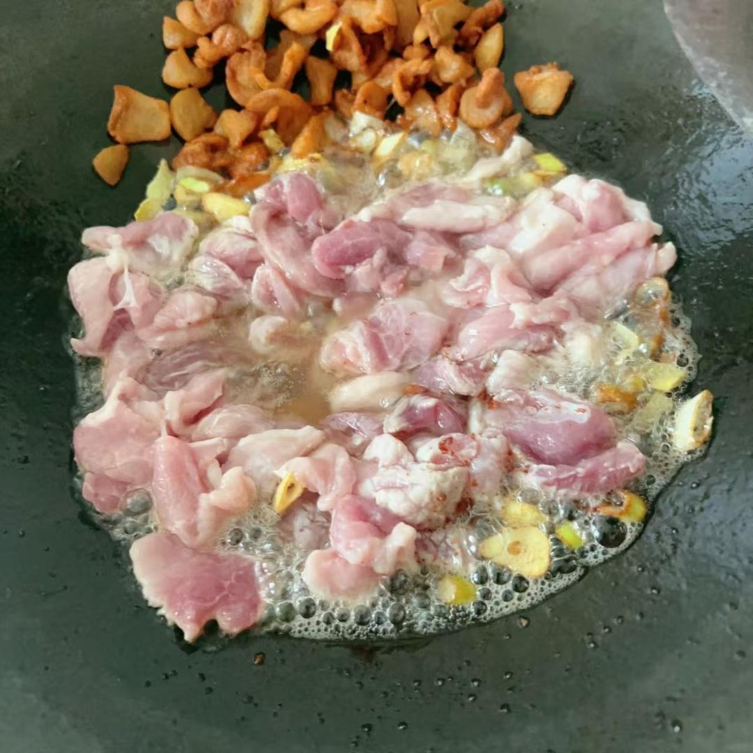 荷塘三宝小炒肉的做法 步骤6