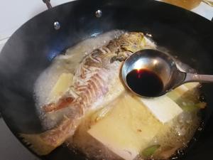 黄鱼烧豆腐的做法 步骤10