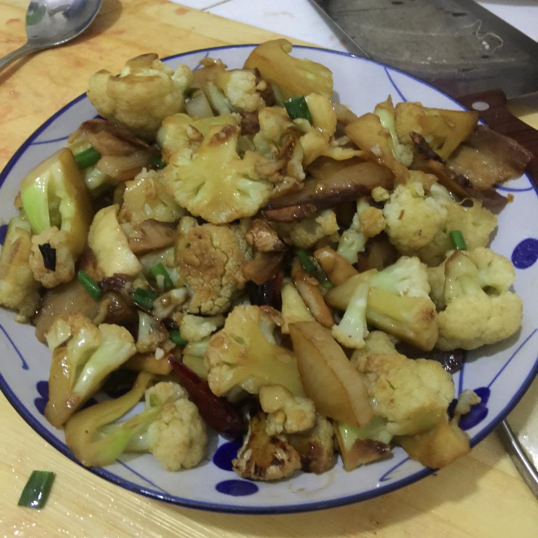 腊肉炒有机花菜