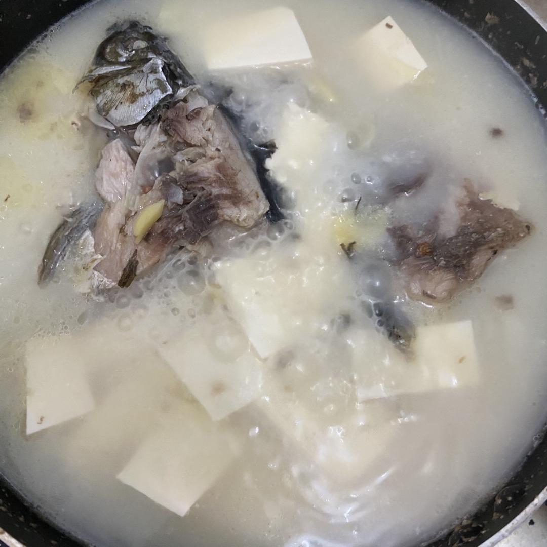 鱼头豆腐汤