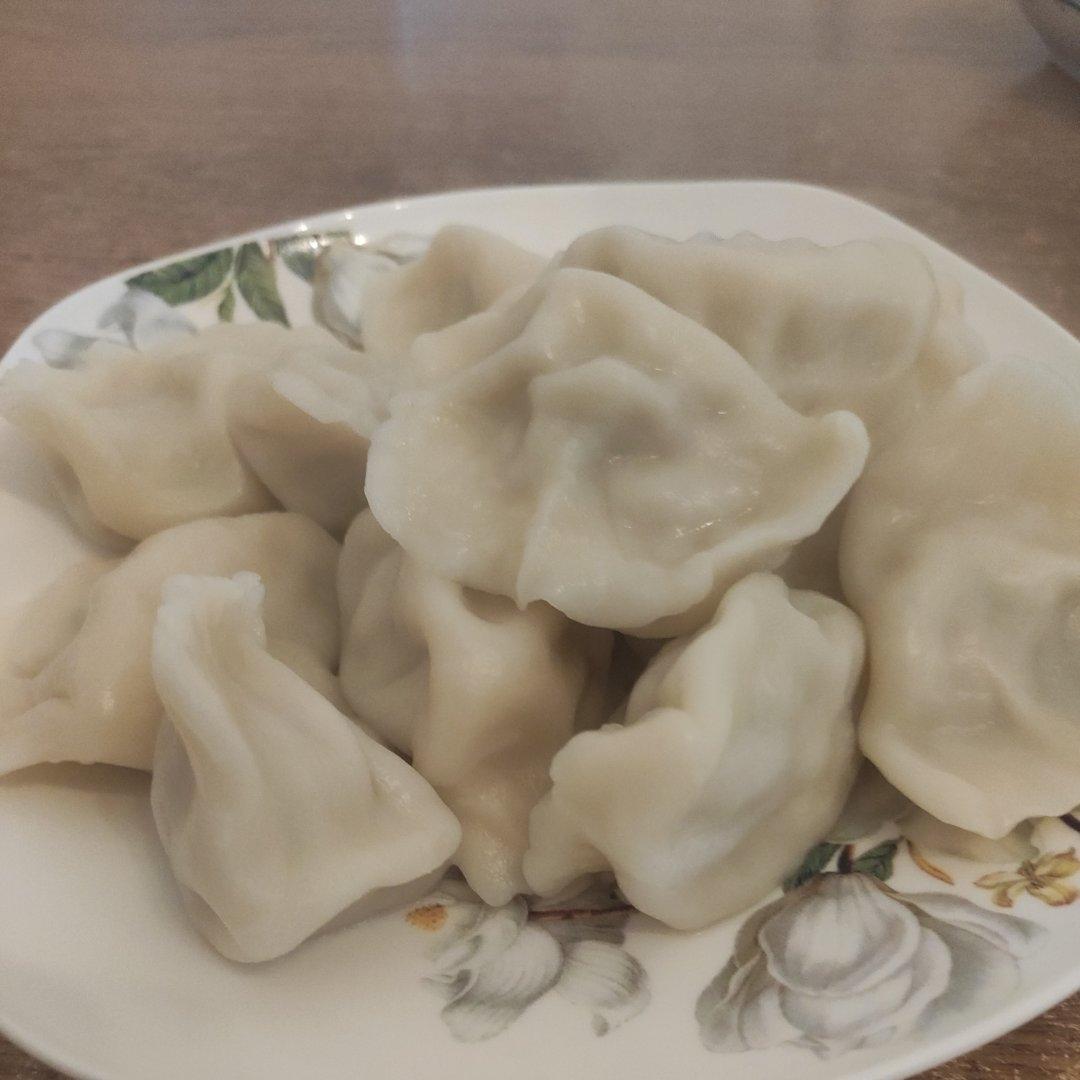 饺子馅好吃有诀窍，很多人步骤都错了，怎么做的饺子馅才能鲜嫩爆汁儿，让孩子一口接一口停不下来？今天我教你饭店不外传的配方