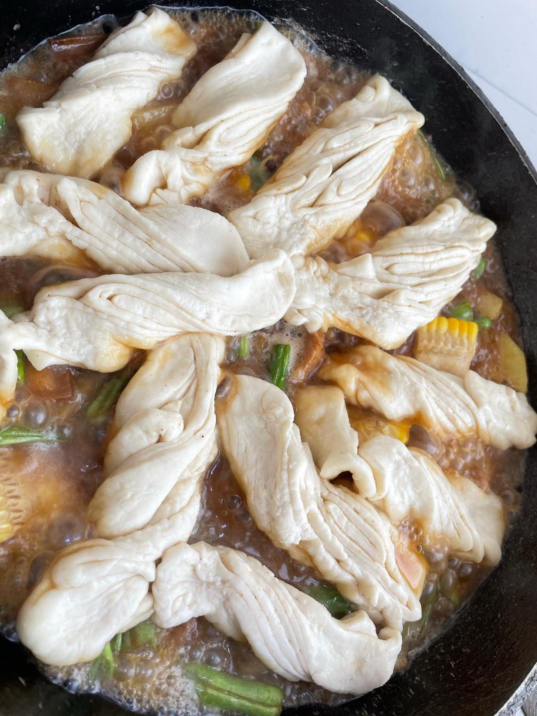 一锅出-豆角土豆玉米五花肉卷子