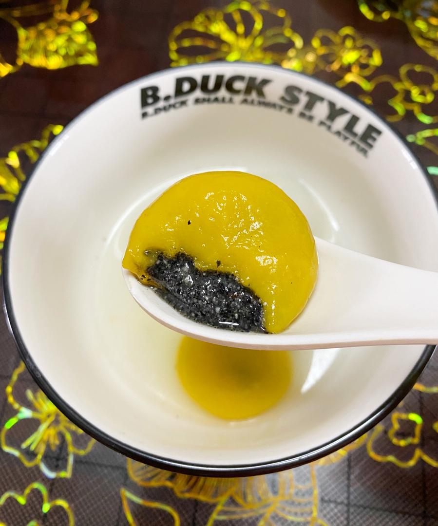 南瓜汤圆（黑芝麻馅）