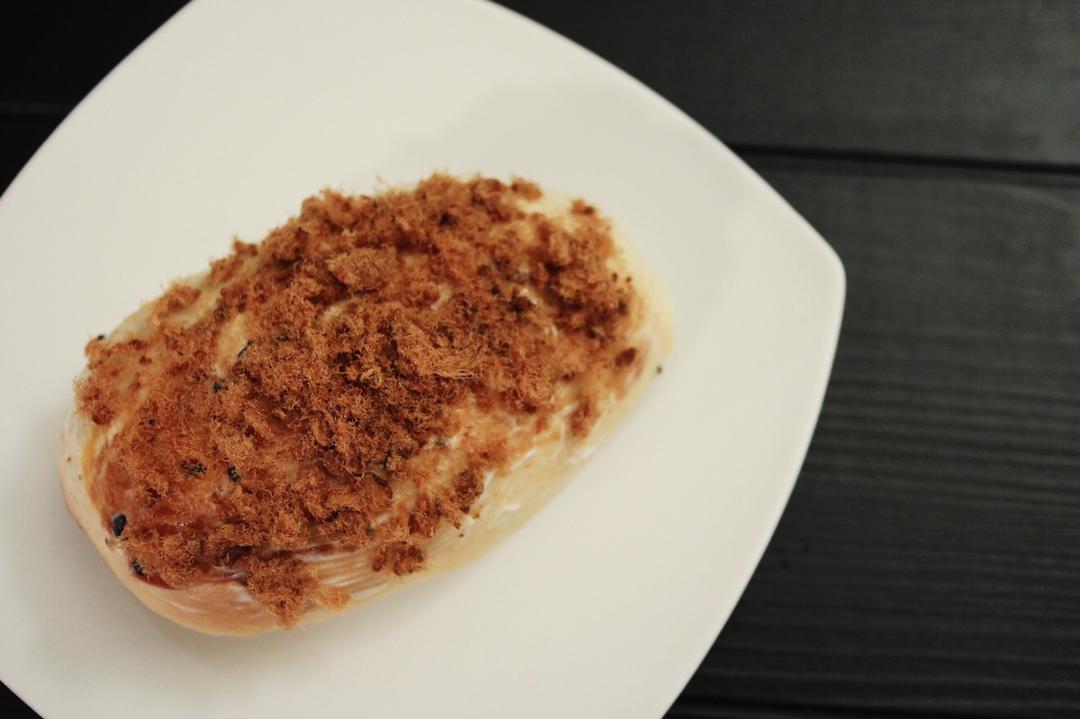 里松外松肉松面包