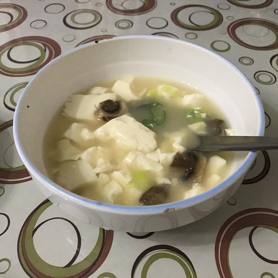 豆腐蘑菇汤