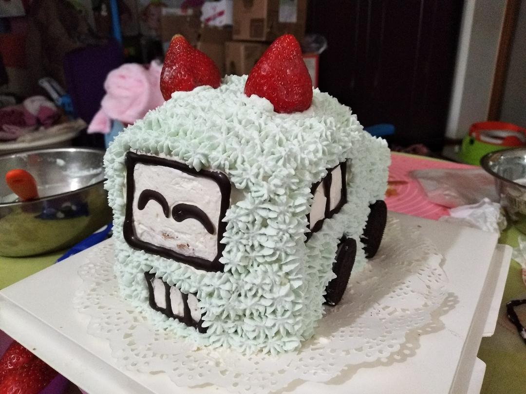 六寸立体汽车蛋糕，水果货车版本