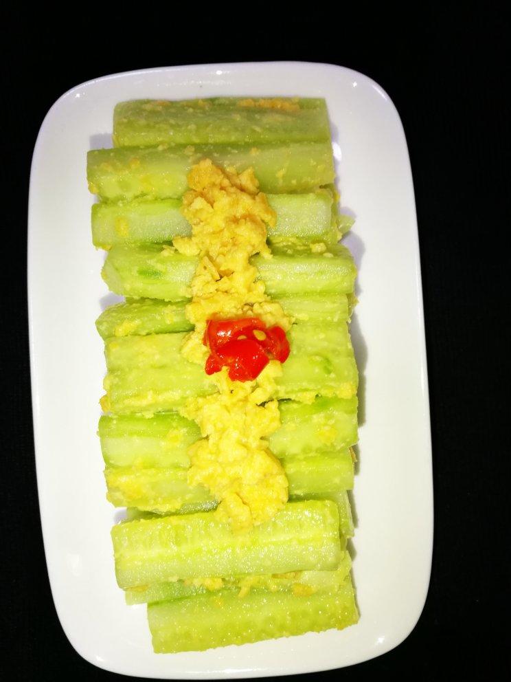 咸蛋黄凉拌黄瓜！