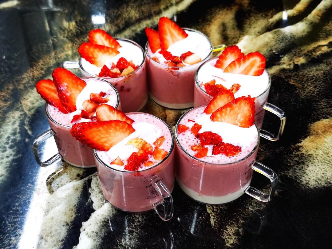 草莓奶昔