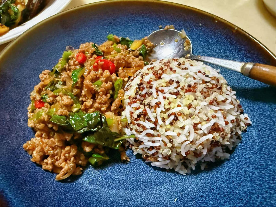 泰式打抛饭