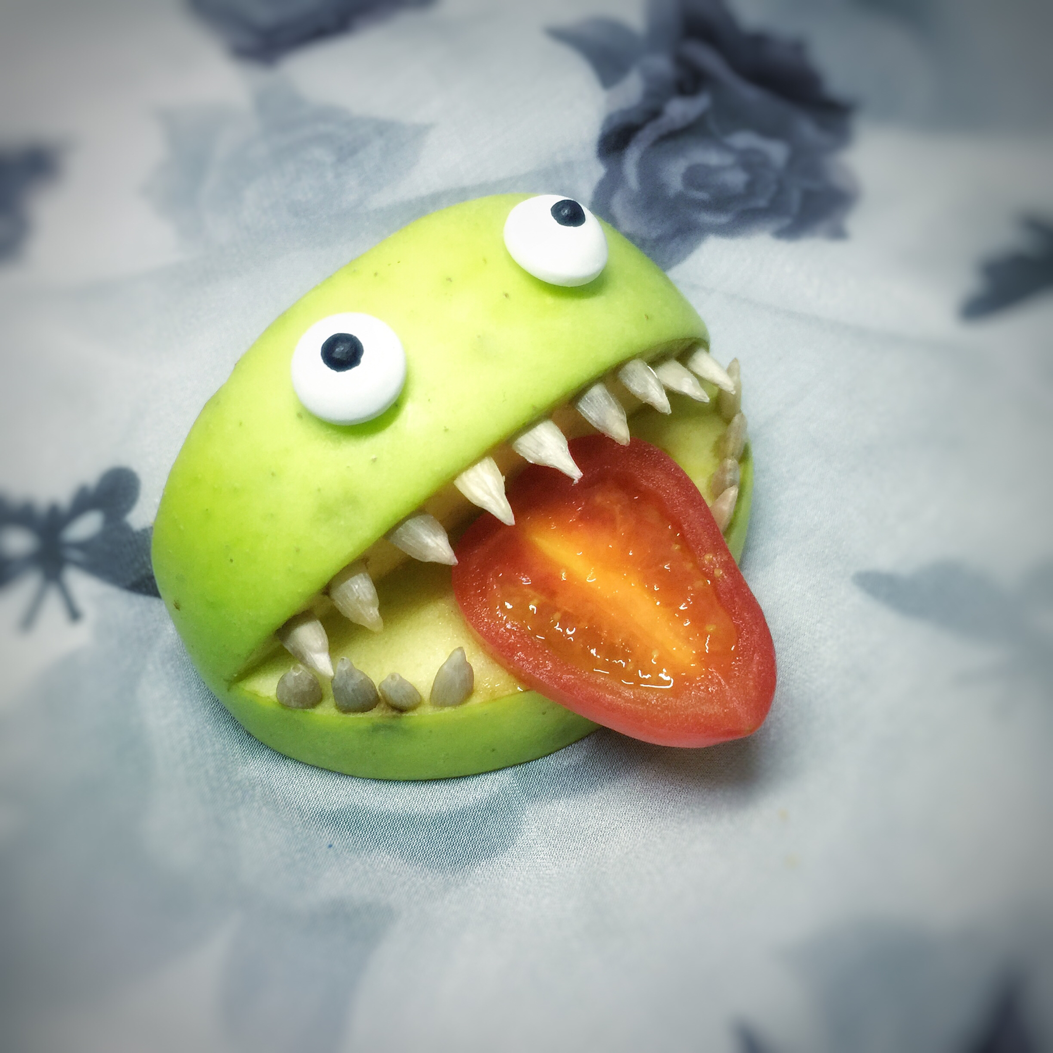 草等花开做的贪吃大嘴怪