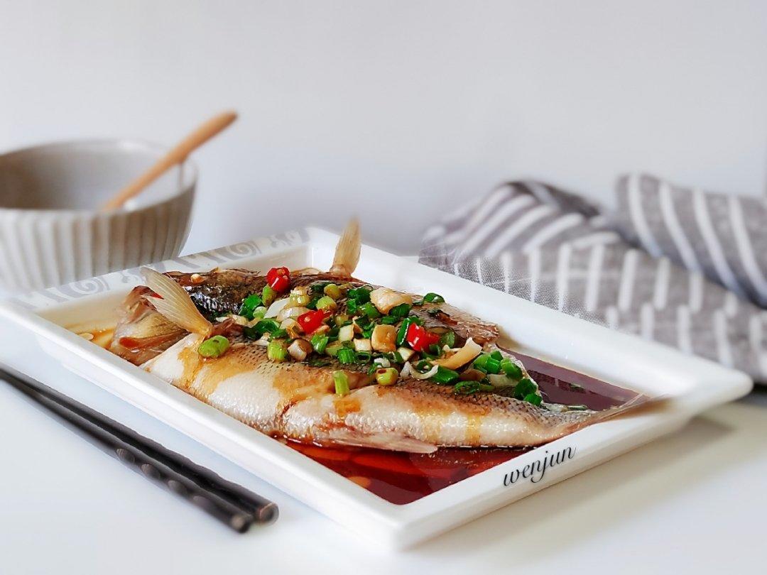 清蒸鲈鱼的简单家常做法