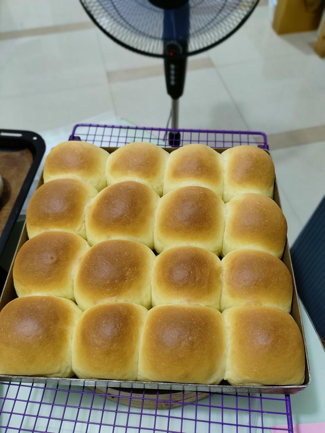 消耗淡奶油---超级柔软奶油小面包