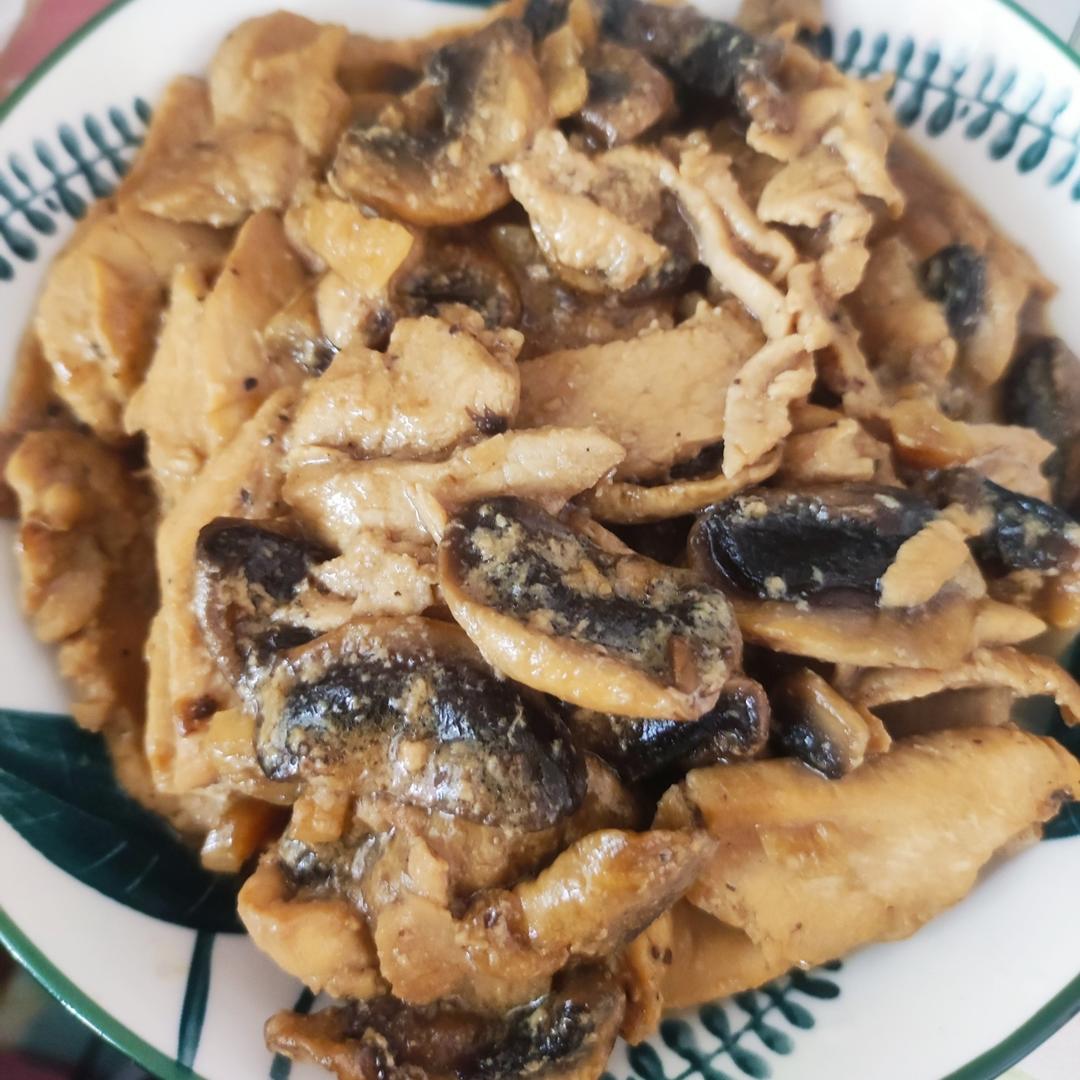 嫩滑不柴❗️爆好吃的黑椒口蘑炒鸡胸肉～绝了