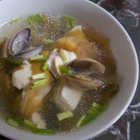 蛤蜊海带豆腐汤