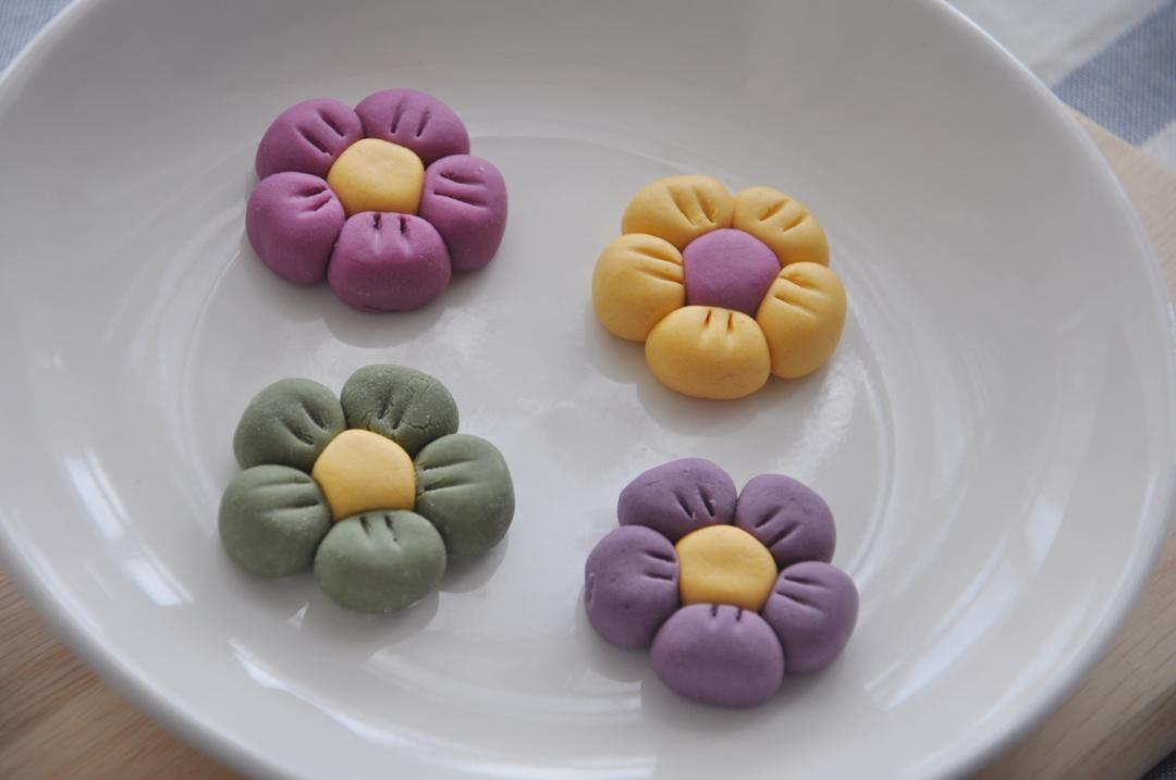 猪油小妹做的彩色花朵汤圆