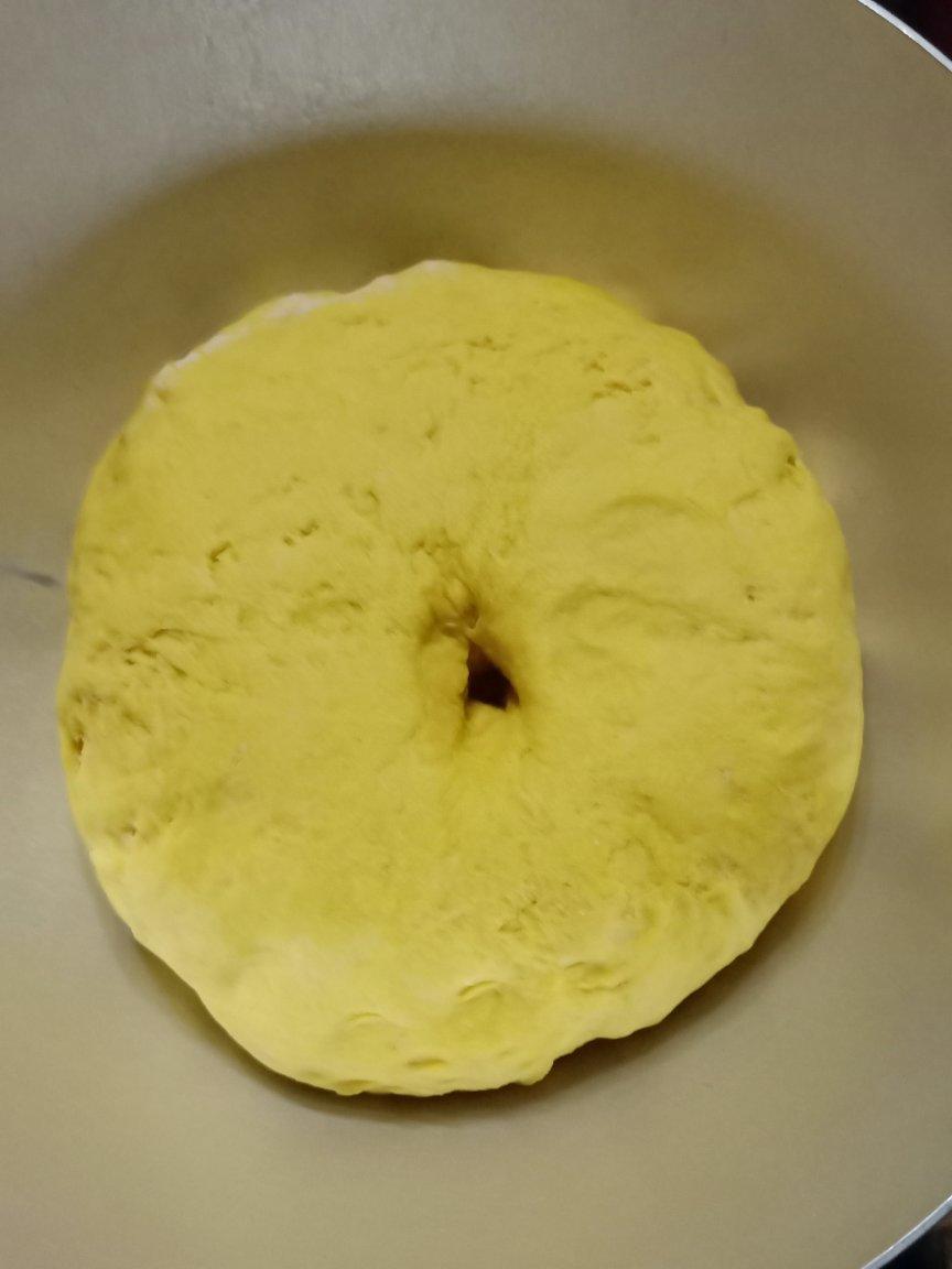 新手也可以--详解如何做出人见人爱、金黄的南瓜馒头