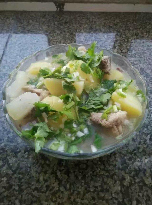 排骨炖土豆