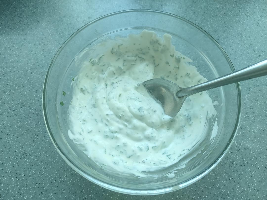 超简单的酸奶薄荷酱