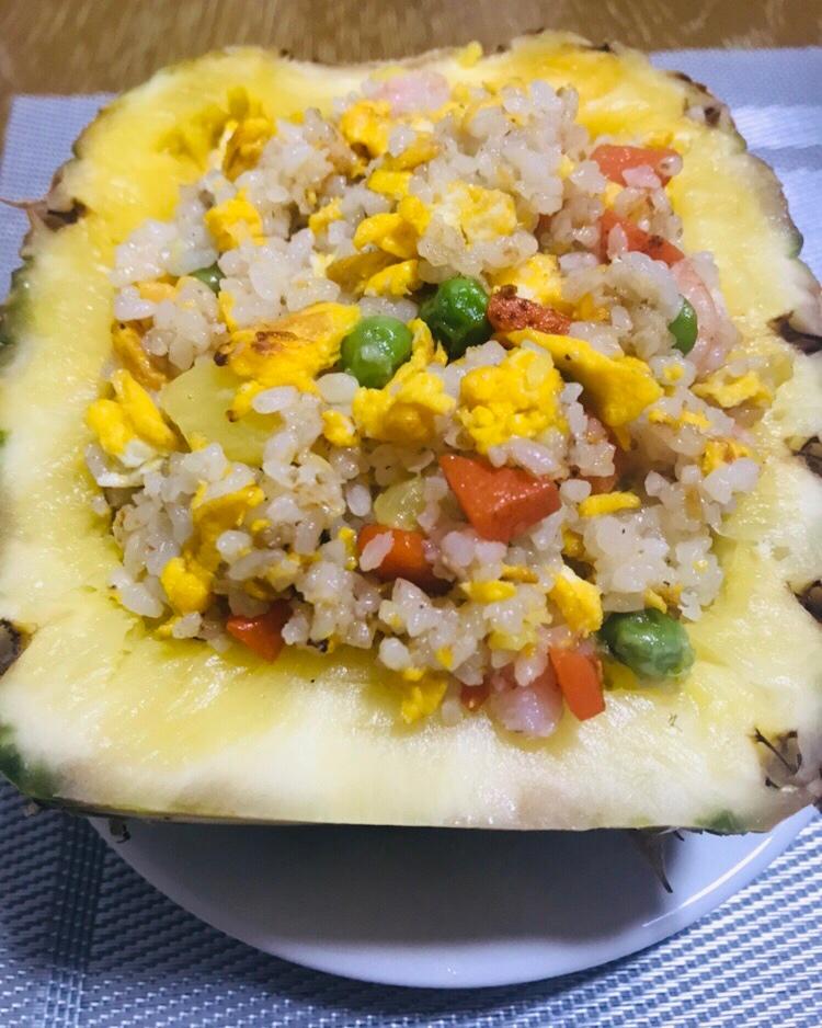 虾仁菠萝炒饭