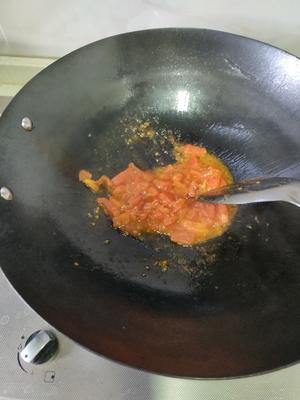 超好吃的家庭简易番茄螺旋意面的做法 步骤5