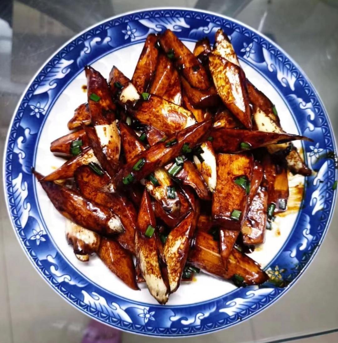 超级简便的油焖茭白